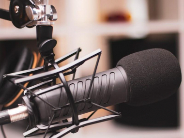 превью публикации Тифлокомментирование в театрах: «Особый взгляд» запускает новый грантовый конкурс